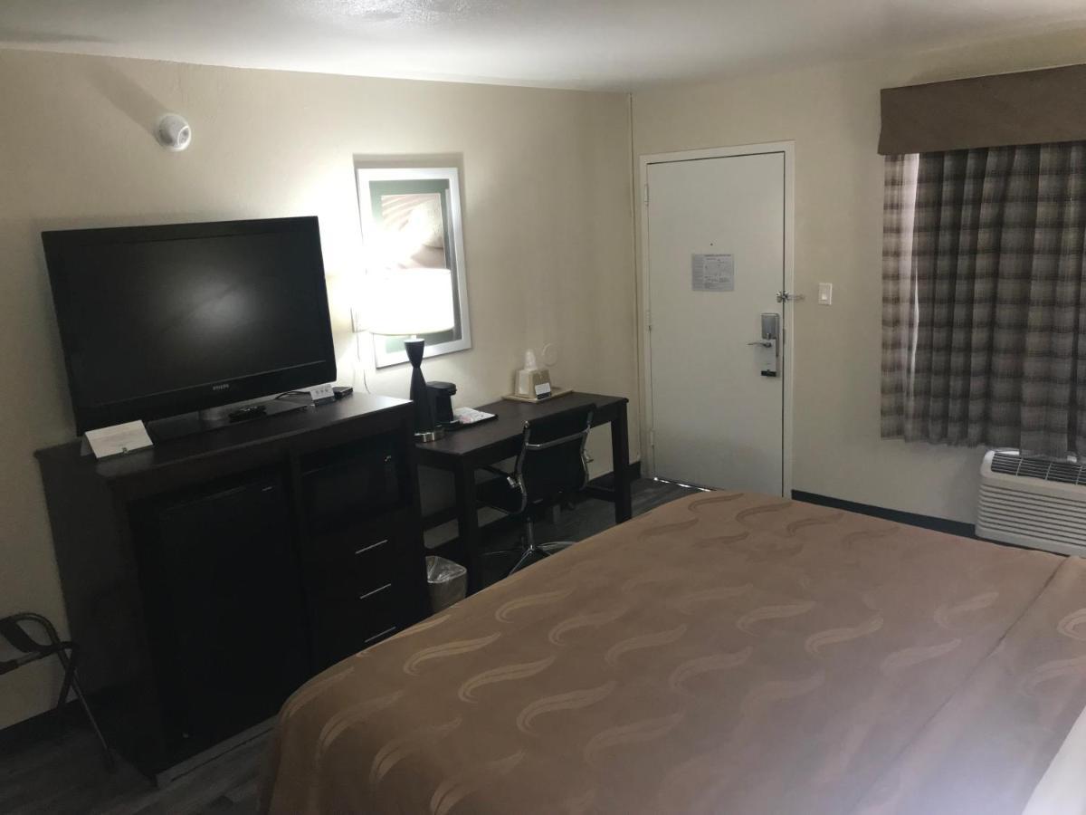 Quality Inn & Suites Near Downtown Mesa Eksteriør bilde