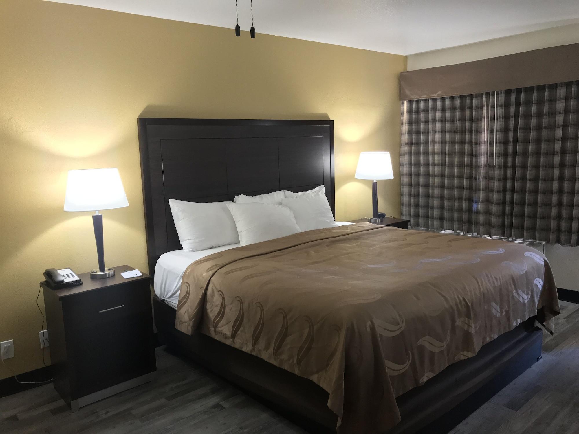 Quality Inn & Suites Near Downtown Mesa Eksteriør bilde