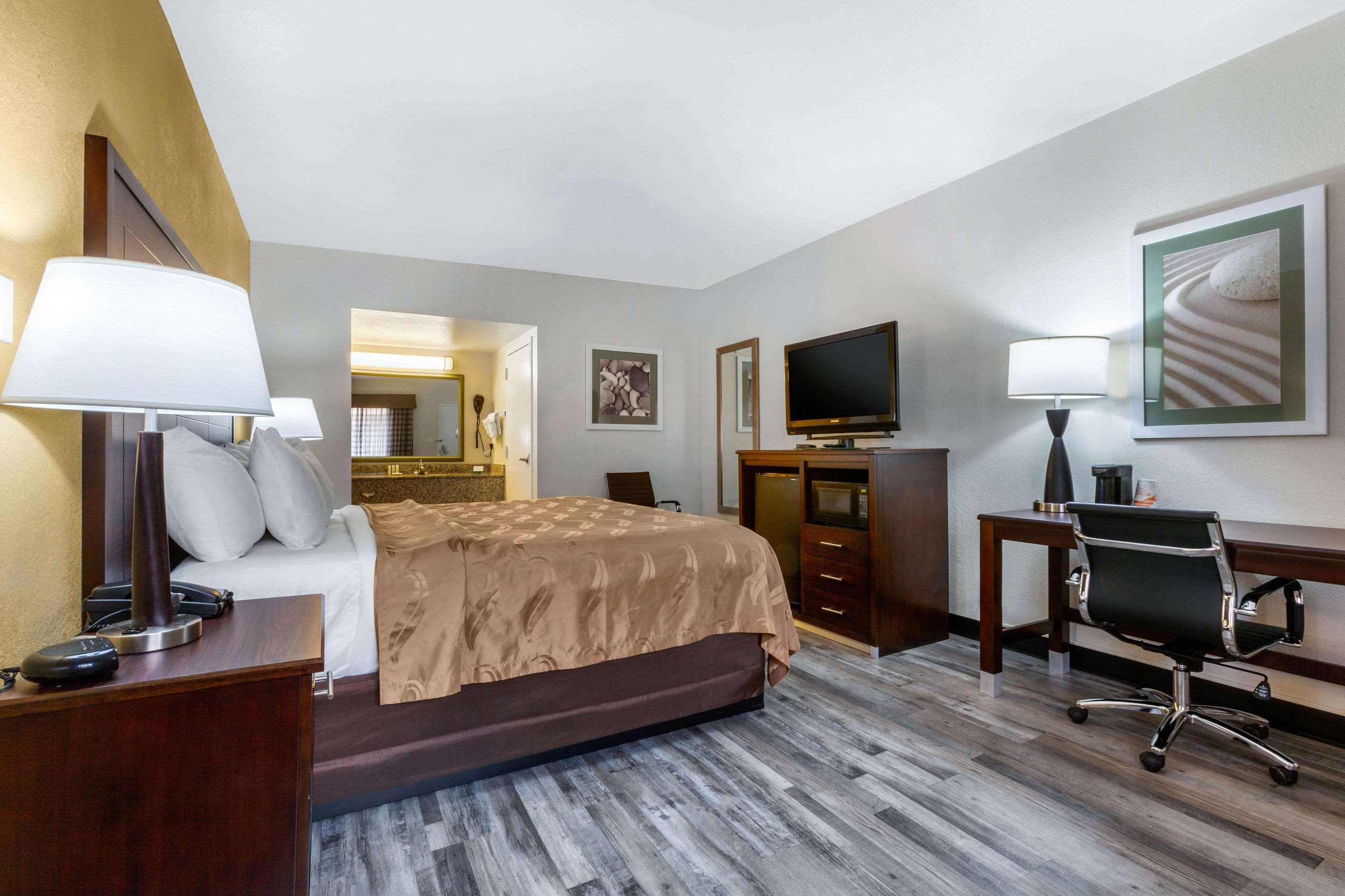 Quality Inn & Suites Near Downtown Mesa Eksteriør bilde