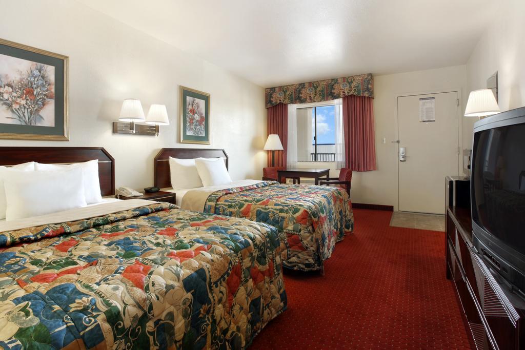 Quality Inn & Suites Near Downtown Mesa Eksteriør bilde