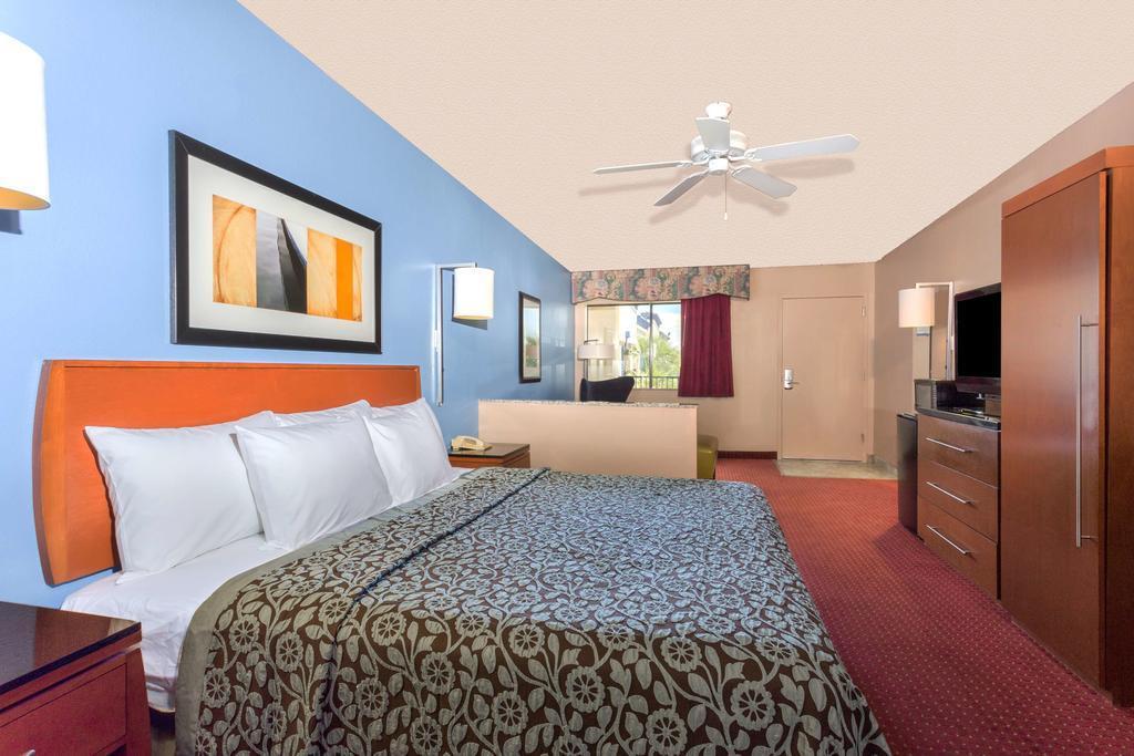 Quality Inn & Suites Near Downtown Mesa Eksteriør bilde