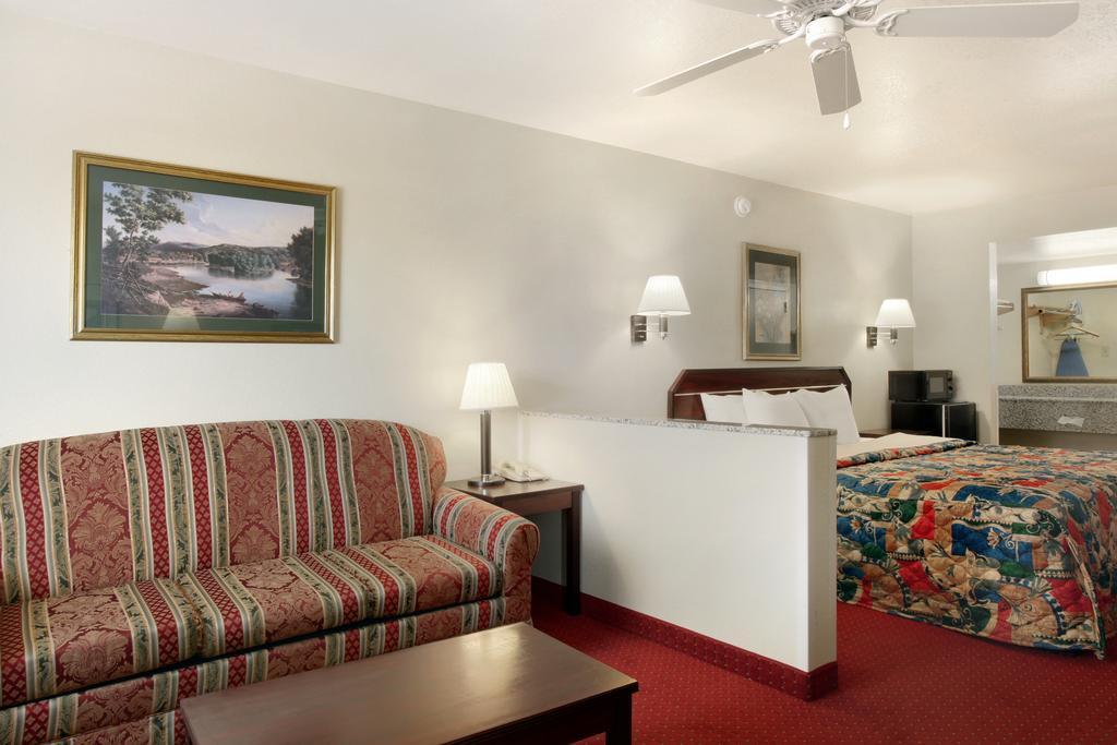 Quality Inn & Suites Near Downtown Mesa Eksteriør bilde