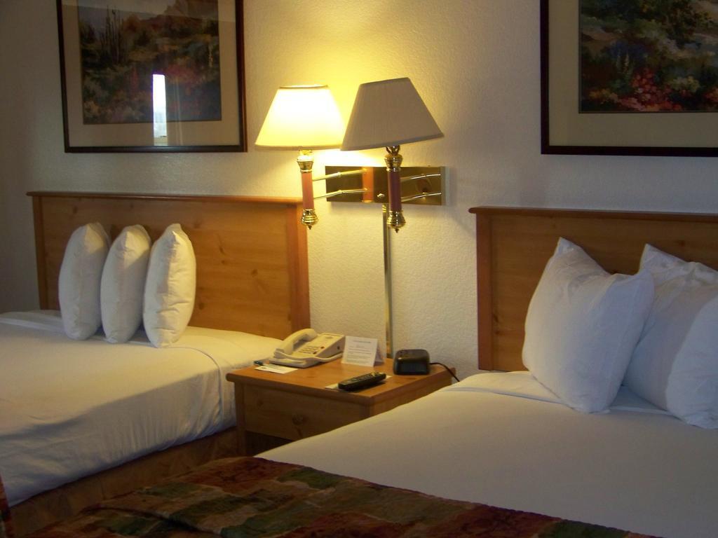 Quality Inn & Suites Near Downtown Mesa Eksteriør bilde